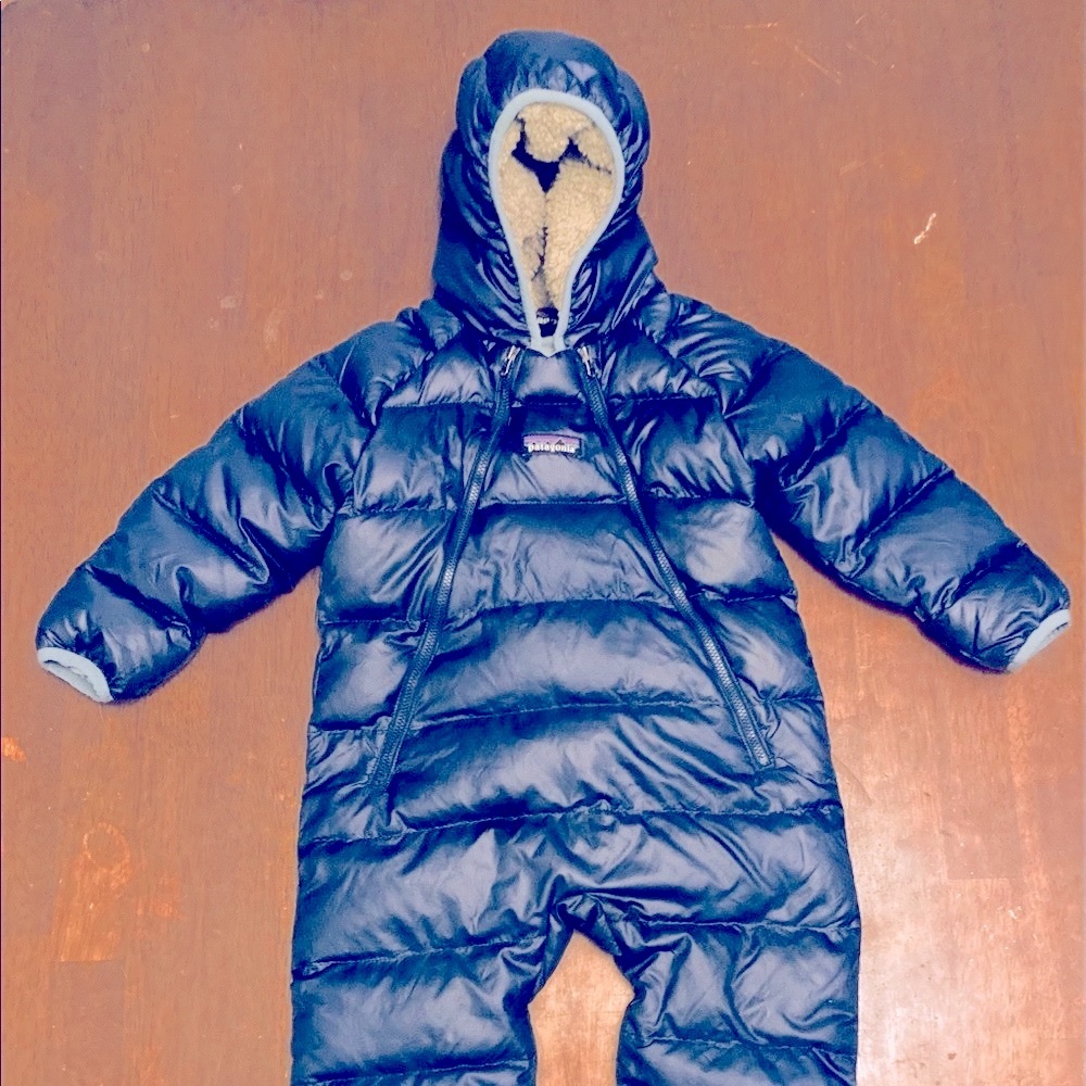 Patagonia snow suit sz 12-18 months